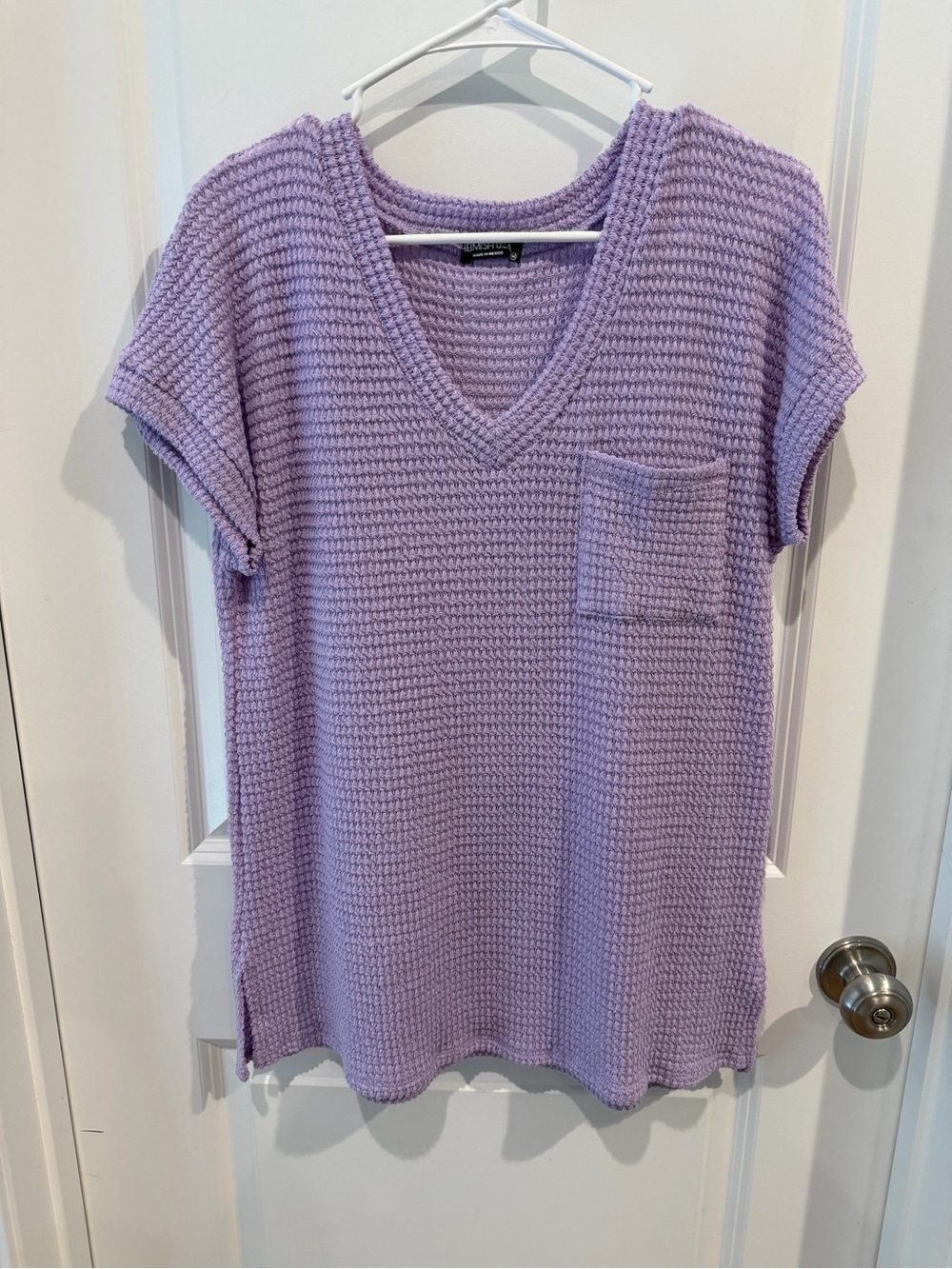 HEIMISH USA Lavender V-Neck Pocket Top Size Medium